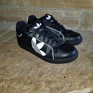 Adidas (shell top style) Mens size 12